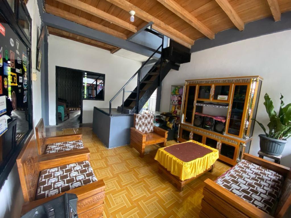 Krui Saejadi Surf And Stay Buitenkant foto