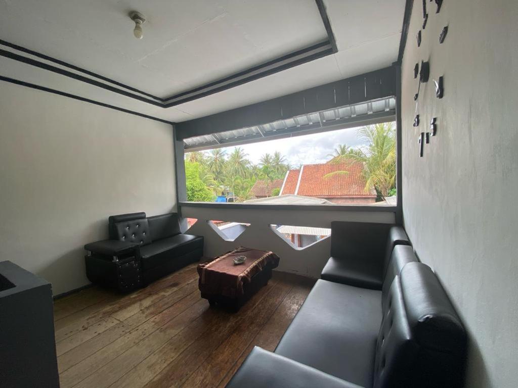 Krui Saejadi Surf And Stay Buitenkant foto